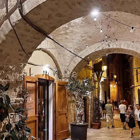 Vecchia *